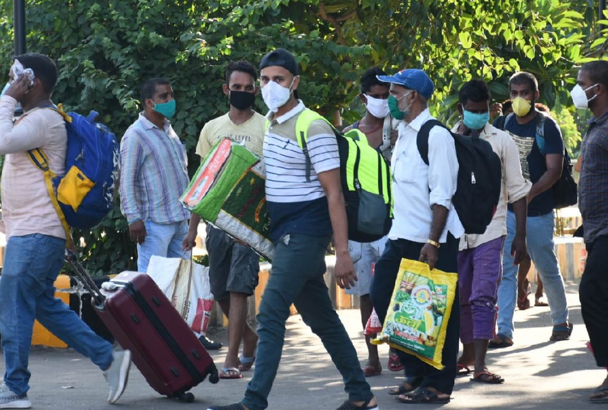 special train departed from gorakhpur with migrant workers