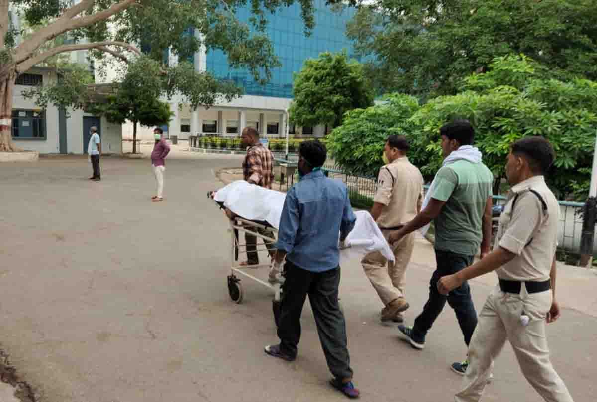 Chitrakoot: tractor full of kerosene crushed police constable
