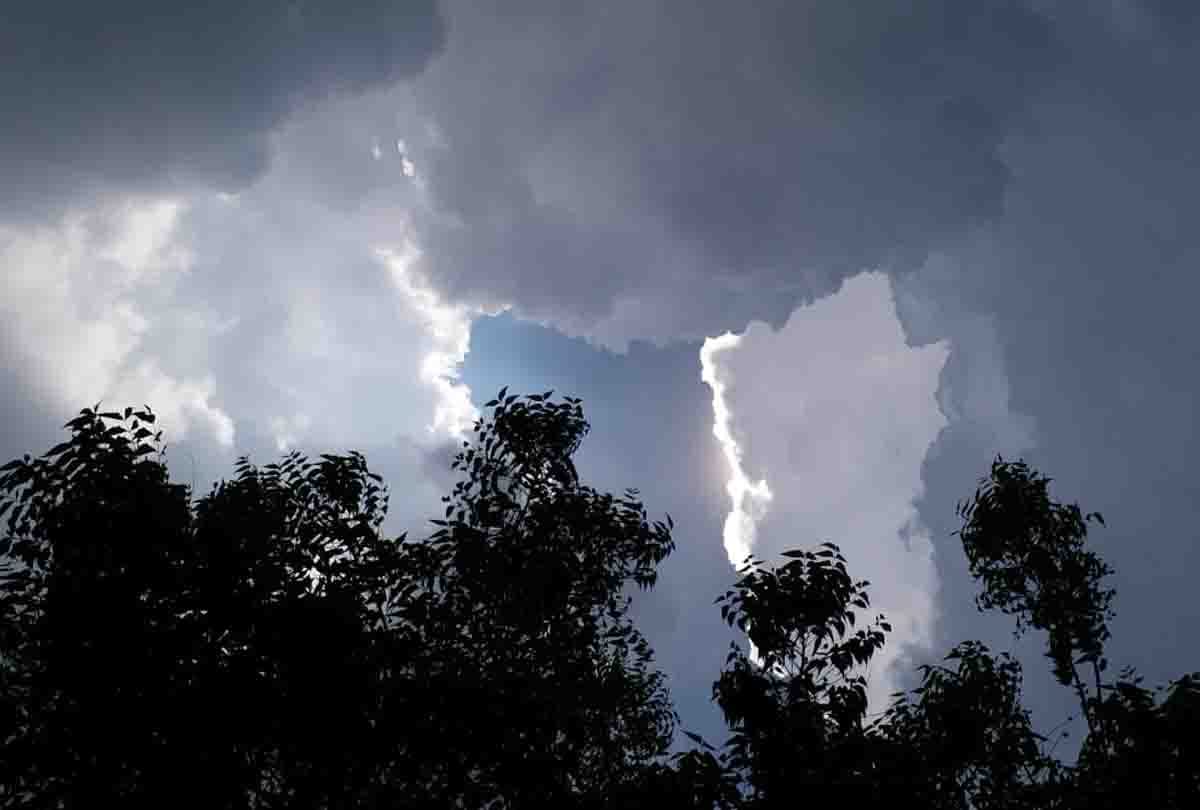 Weather Forecast Update Today in UP (Uttar Pradesh) News: weather changed rapidly