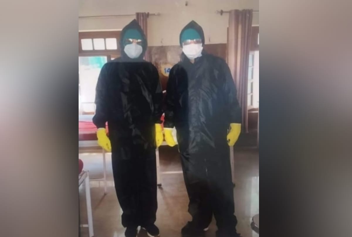 rain coat given to doctors vigilance started probe in CMO bilaspur office