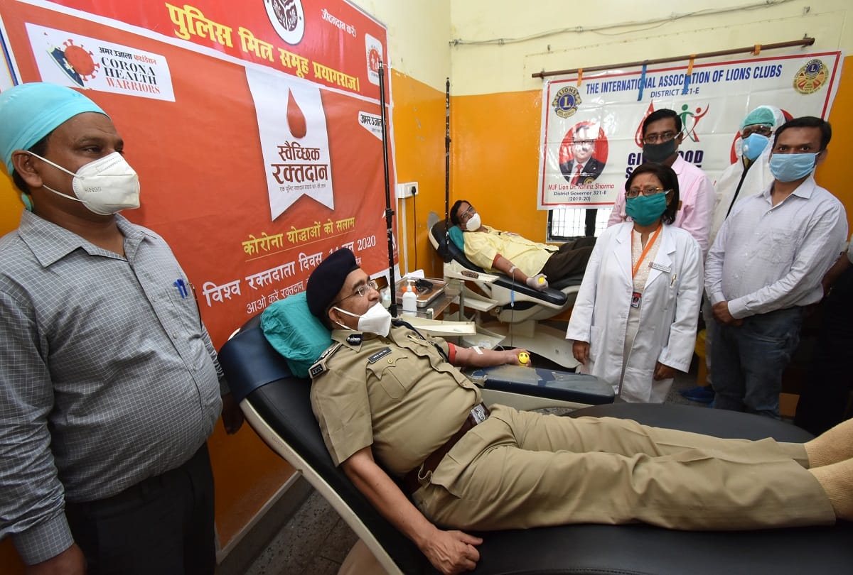 Citizens show enthusiasm in Amar Ujala foundation's voluntary blood donation camp