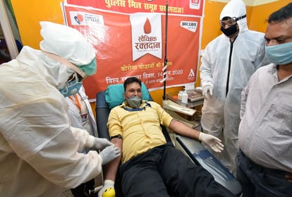 Citizens show enthusiasm in Amar Ujala foundation's voluntary blood donation camp