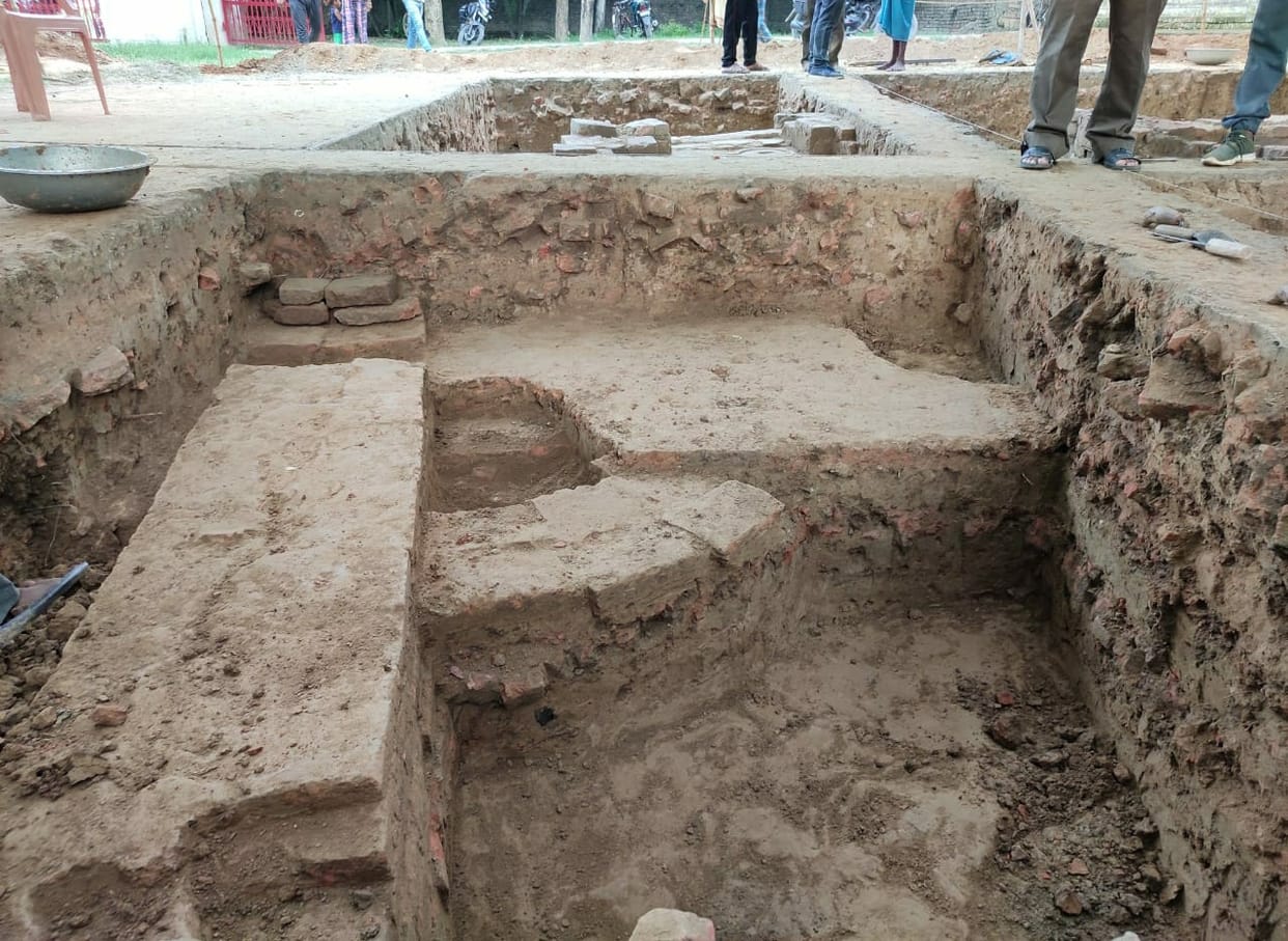 Wall built with chosen headlines found in excavation