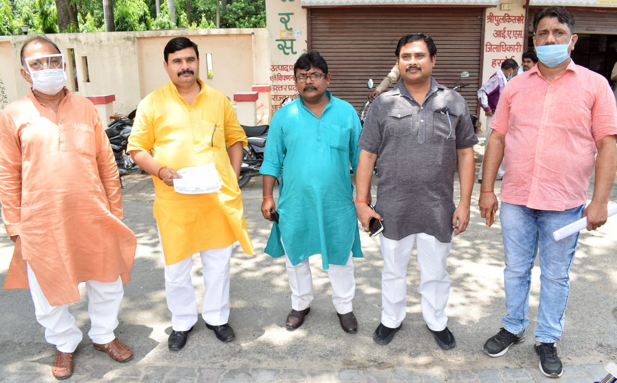 patri dukandaaro ko jagah de prasasan