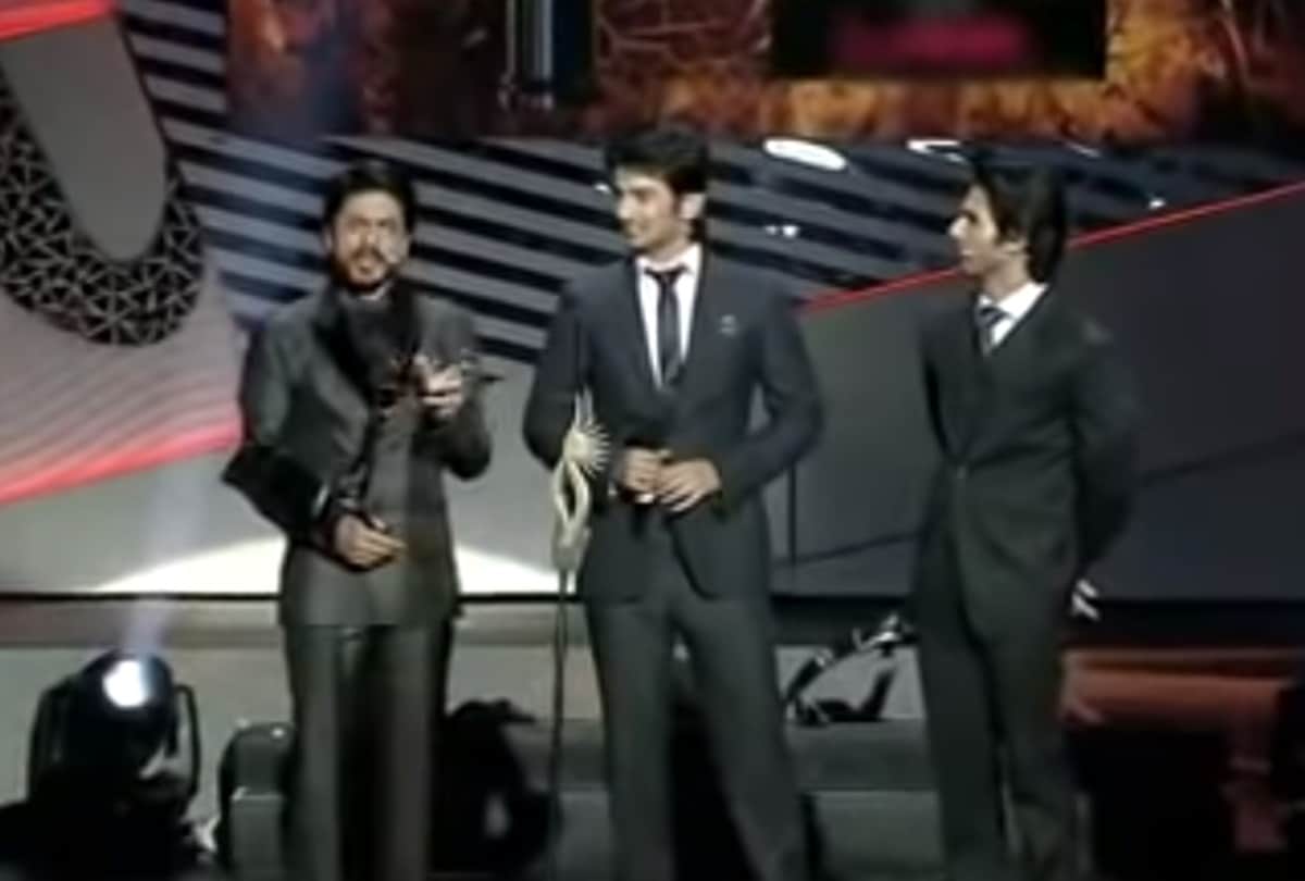 Shahid Kapoor And Shah rukh Khan Makes Fun Of Sushant Singh Rajput During Award Show IIFA Fans Gets Angry