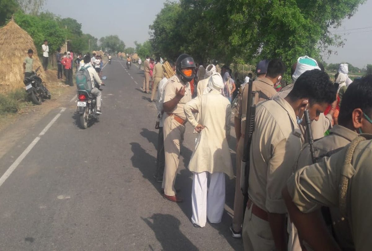 Two Brothers Died In Road Accident At Jalesar