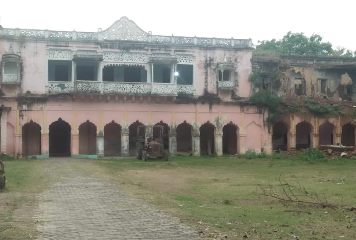 tradition of ancestors continues in era of new technology in Majhuliraj Deoria