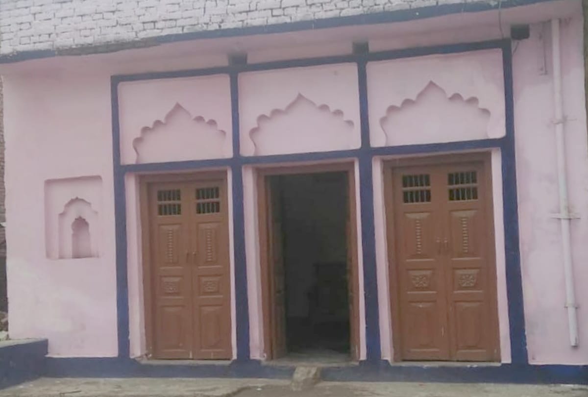 tradition of ancestors continues in era of new technology in Majhuliraj Deoria