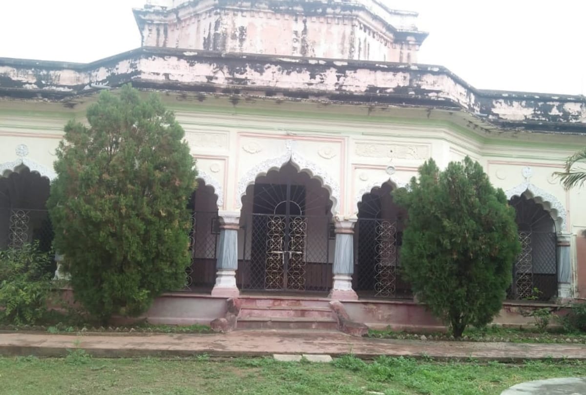 tradition of ancestors continues in era of new technology in Majhuliraj Deoria