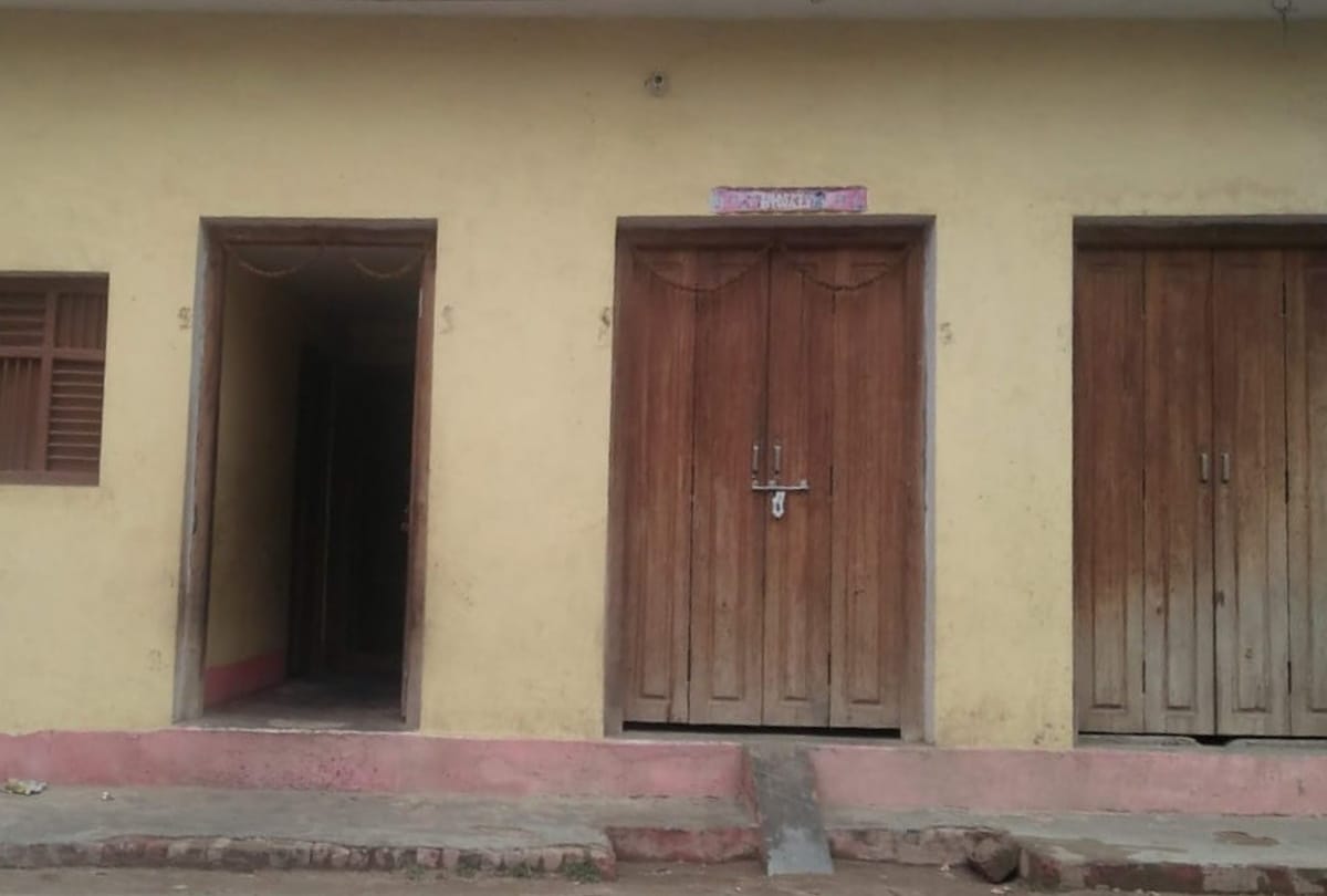 tradition of ancestors continues in era of new technology in Majhuliraj Deoria