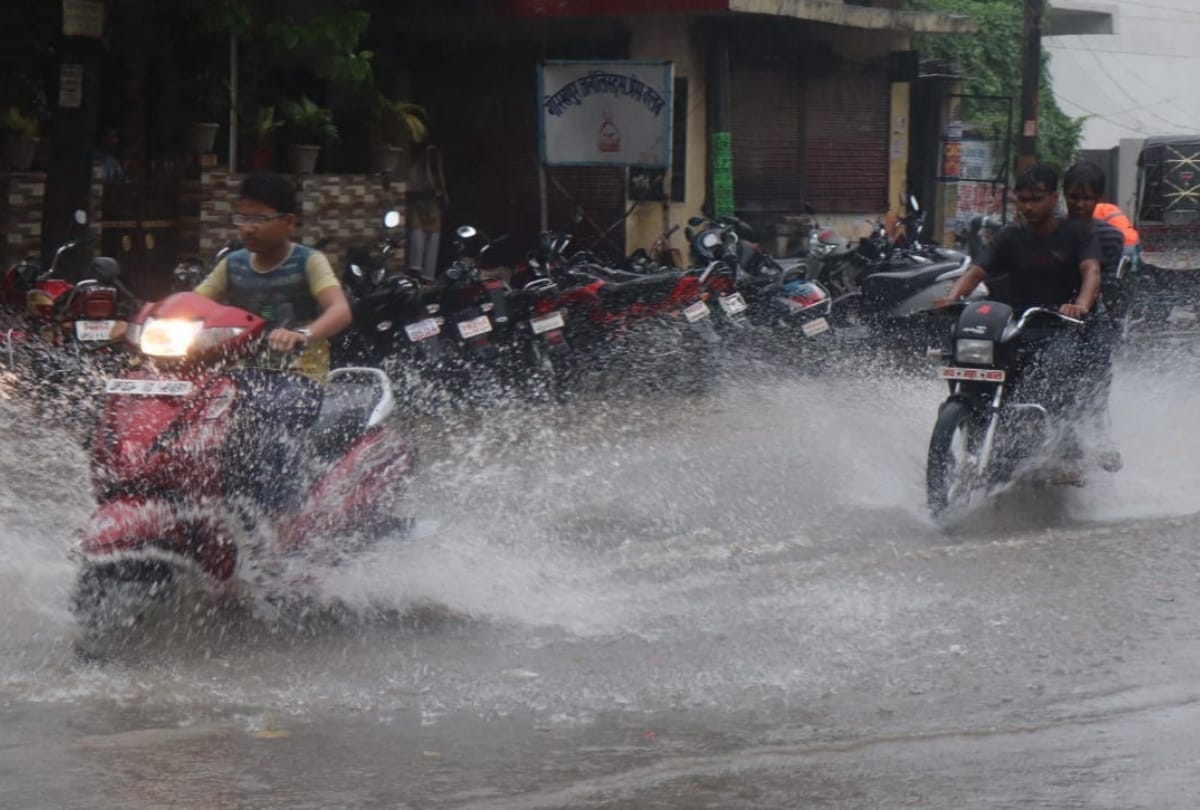 heavy rain start after monsoon coming in gorakhpur