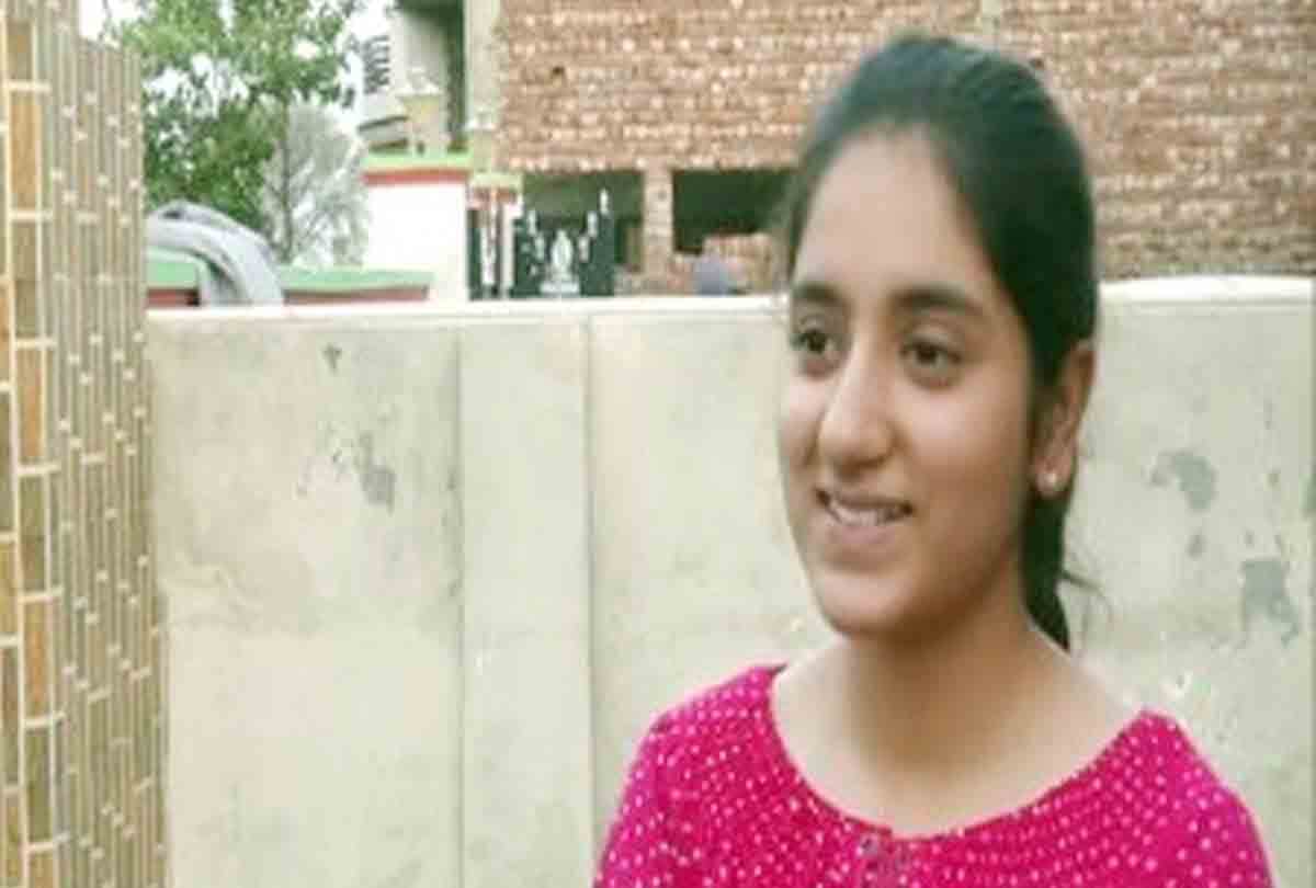 Harmeet Kaur of Samba has got second position in tenth examination of JKBose