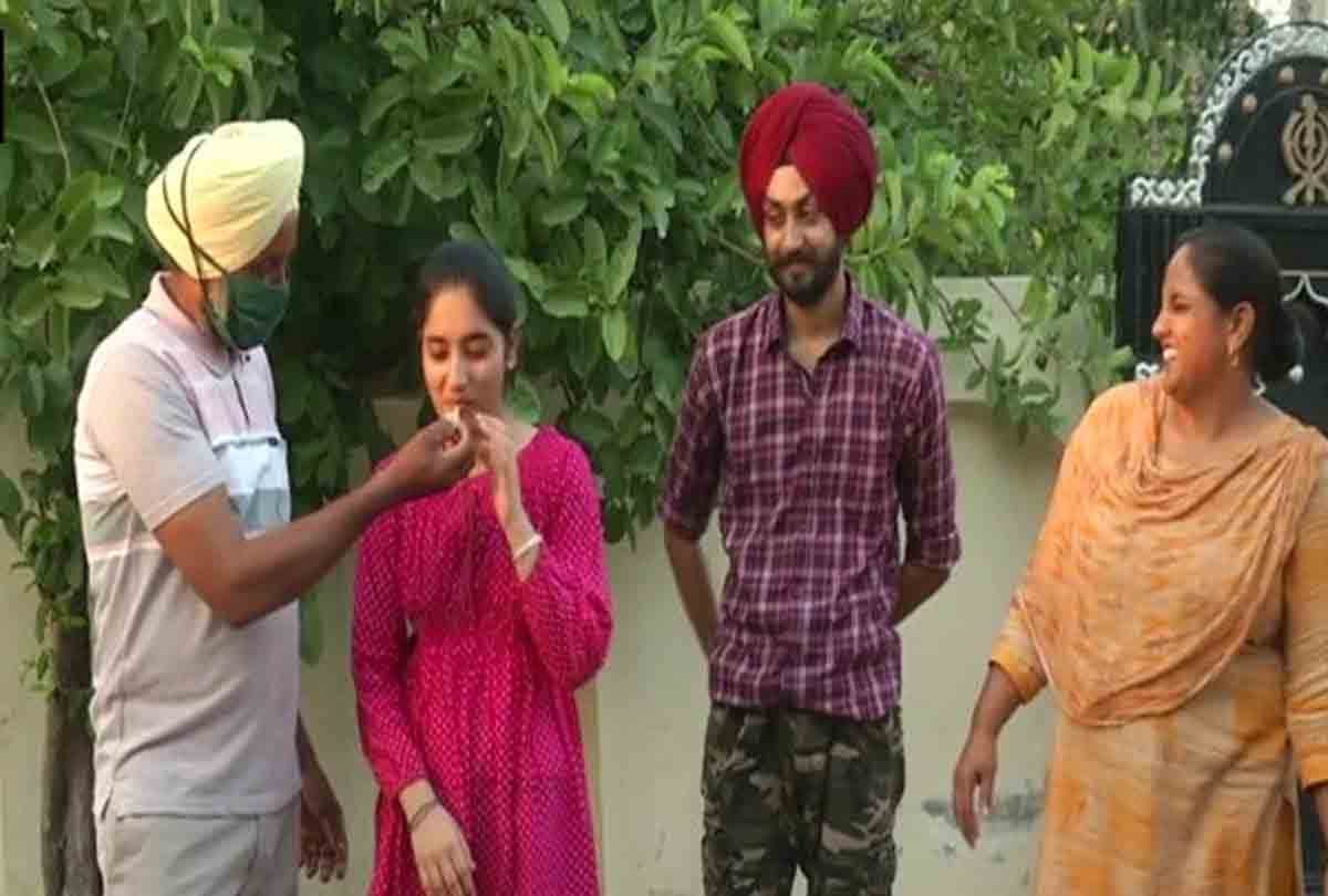 Harmeet Kaur of Samba has got second position in tenth examination of JKBose