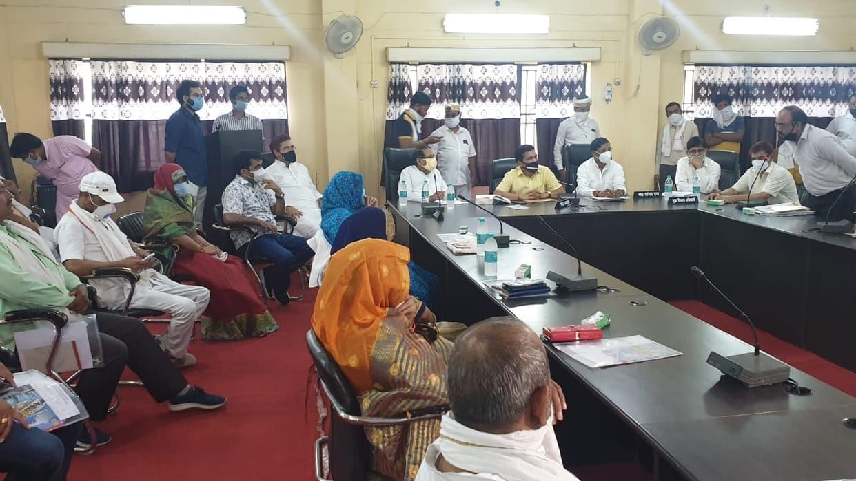 Hathras: Several important proposals including budget were passed in the meeting of district panchayat