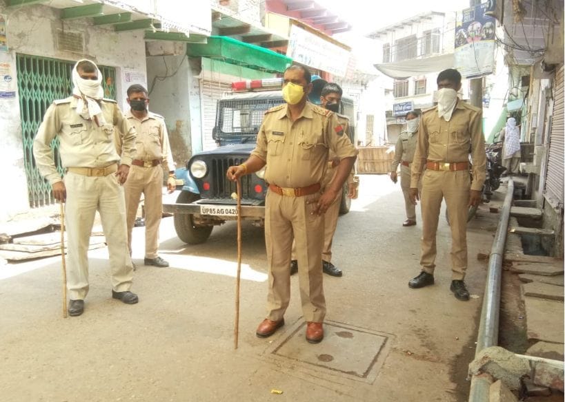no mask, no sainitizer, chalan, police, goverdhan