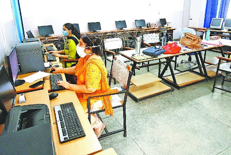 Teachers arrive in schools after 83 days, pending work done