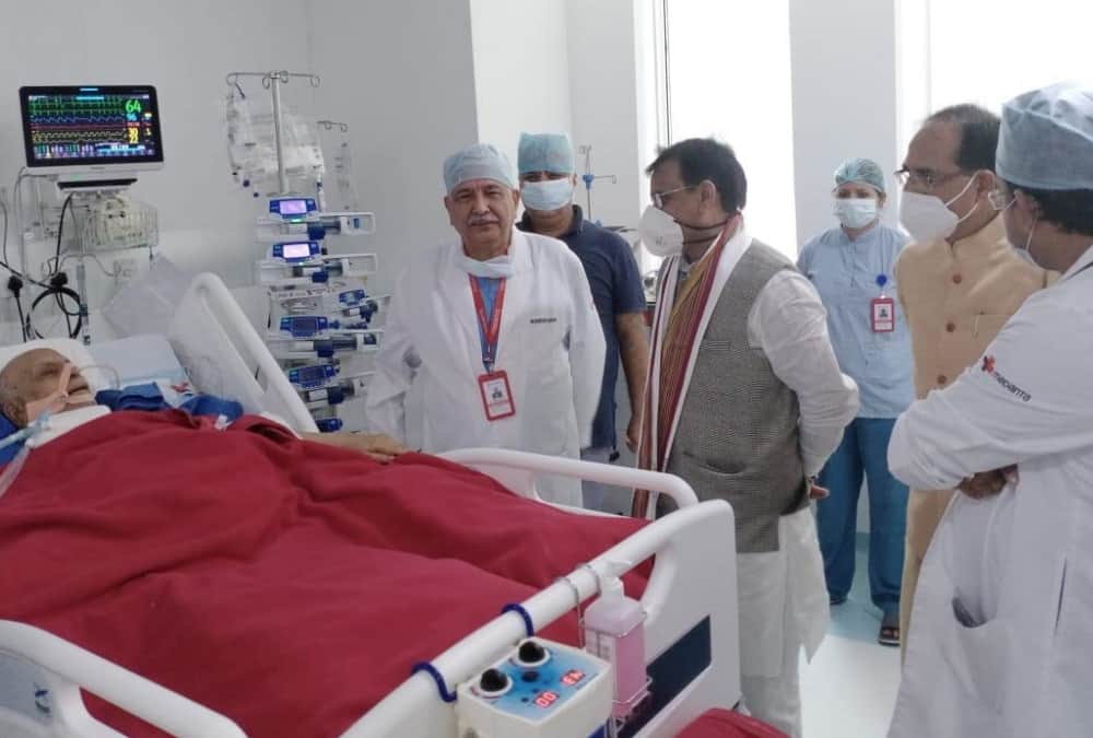 lalji tandon death Doctors too had moist eyes while farewell, see photos