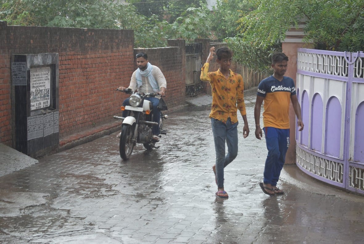 Heavy thunderstorms, monsoon will knock in 36 hours