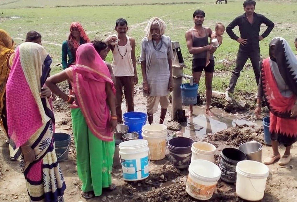 Drinking water crisis deepens as heat rises, villagers demonstrate in banda