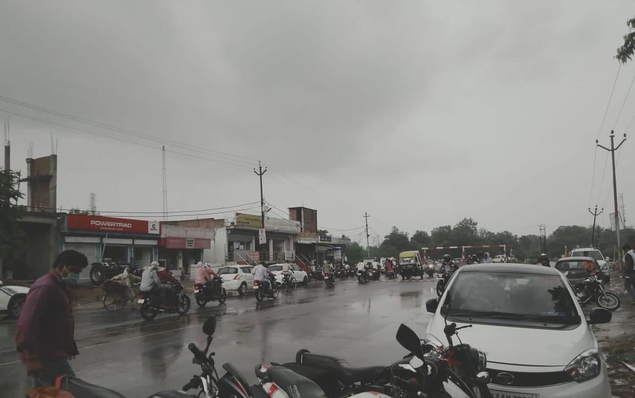 rain made it difficult, pillars fell