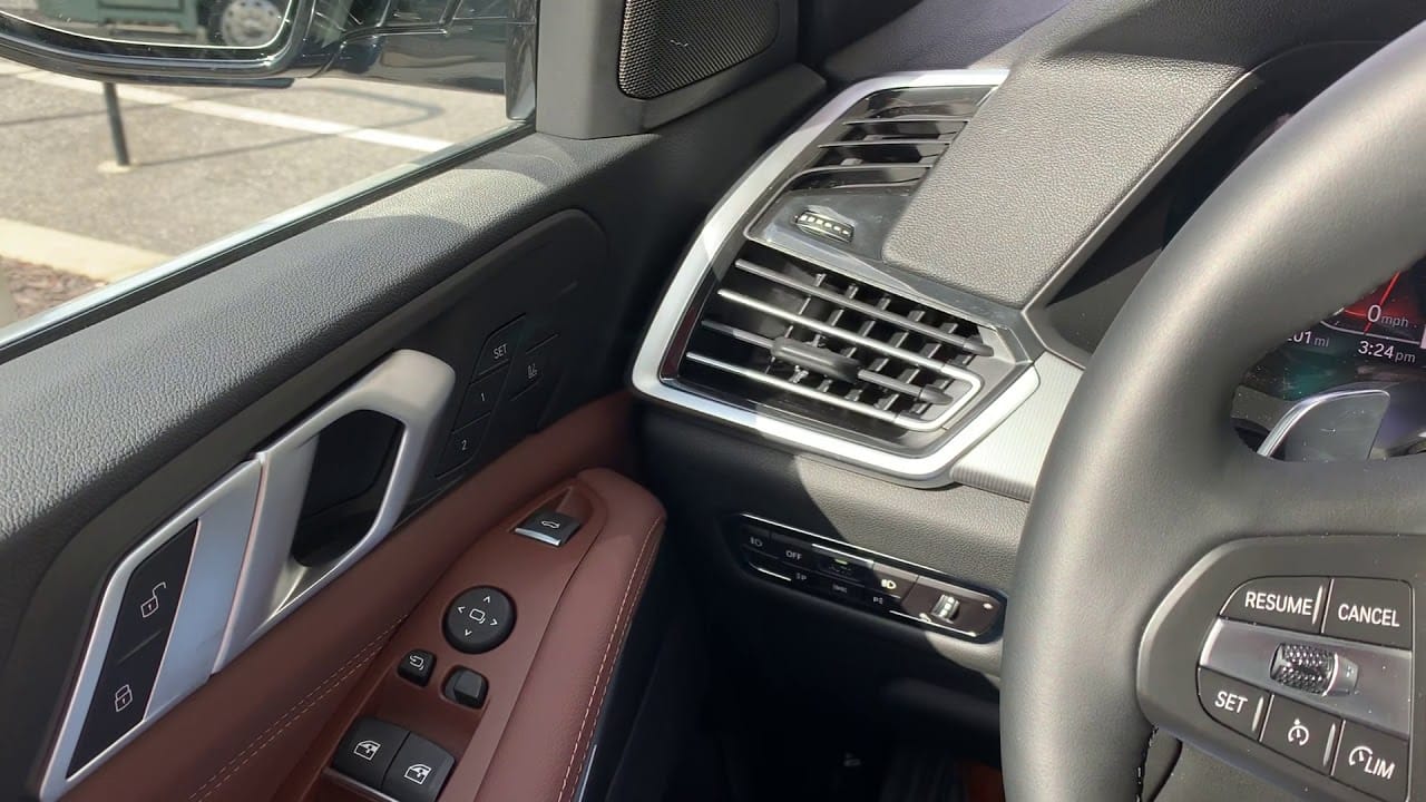these 10 unique luxury car features you never heard ever, features of Rolls-Royce Cullinan to Bentley Bentayga