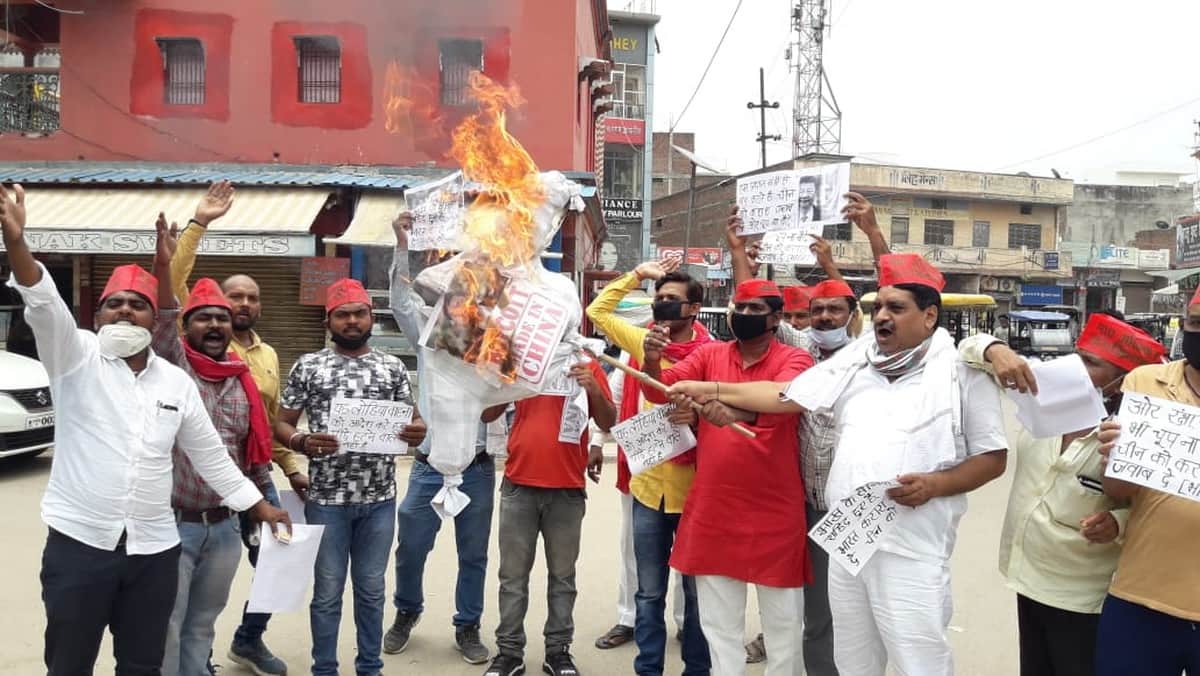 Boycott China News people burn Chinese flag and effigy of President Xi Jinping in purvanchal district