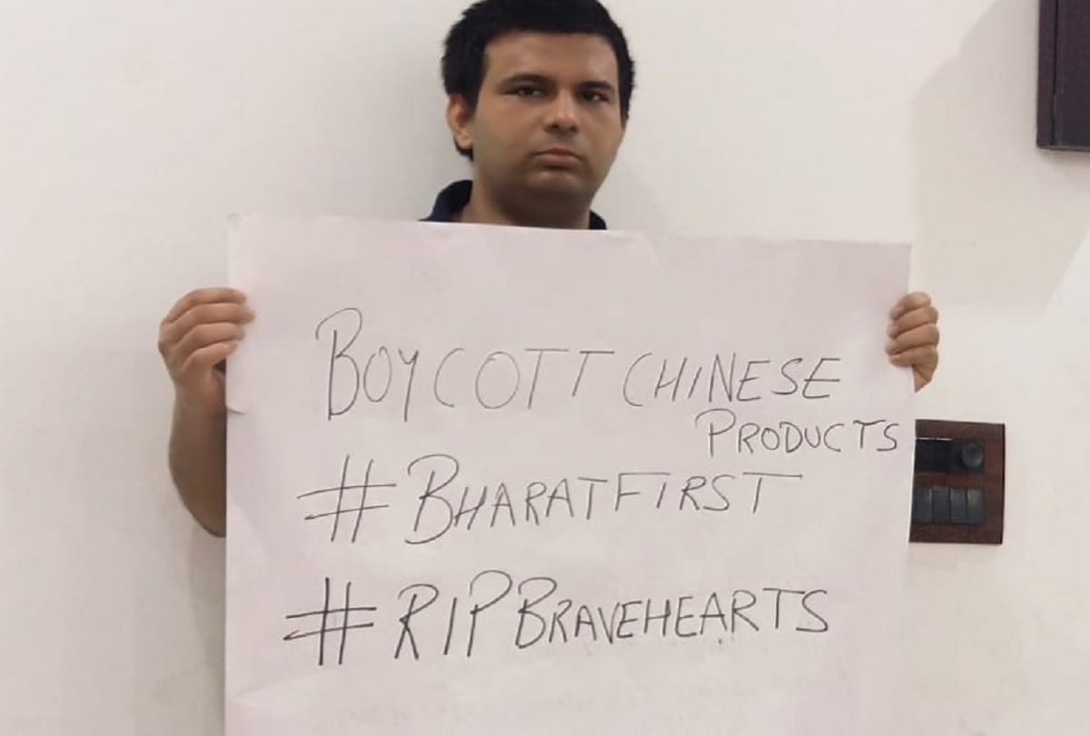 Delhi ncr people protesting against china for galvan valley attack some fire effigy some break trade agreement with china boycott made in china