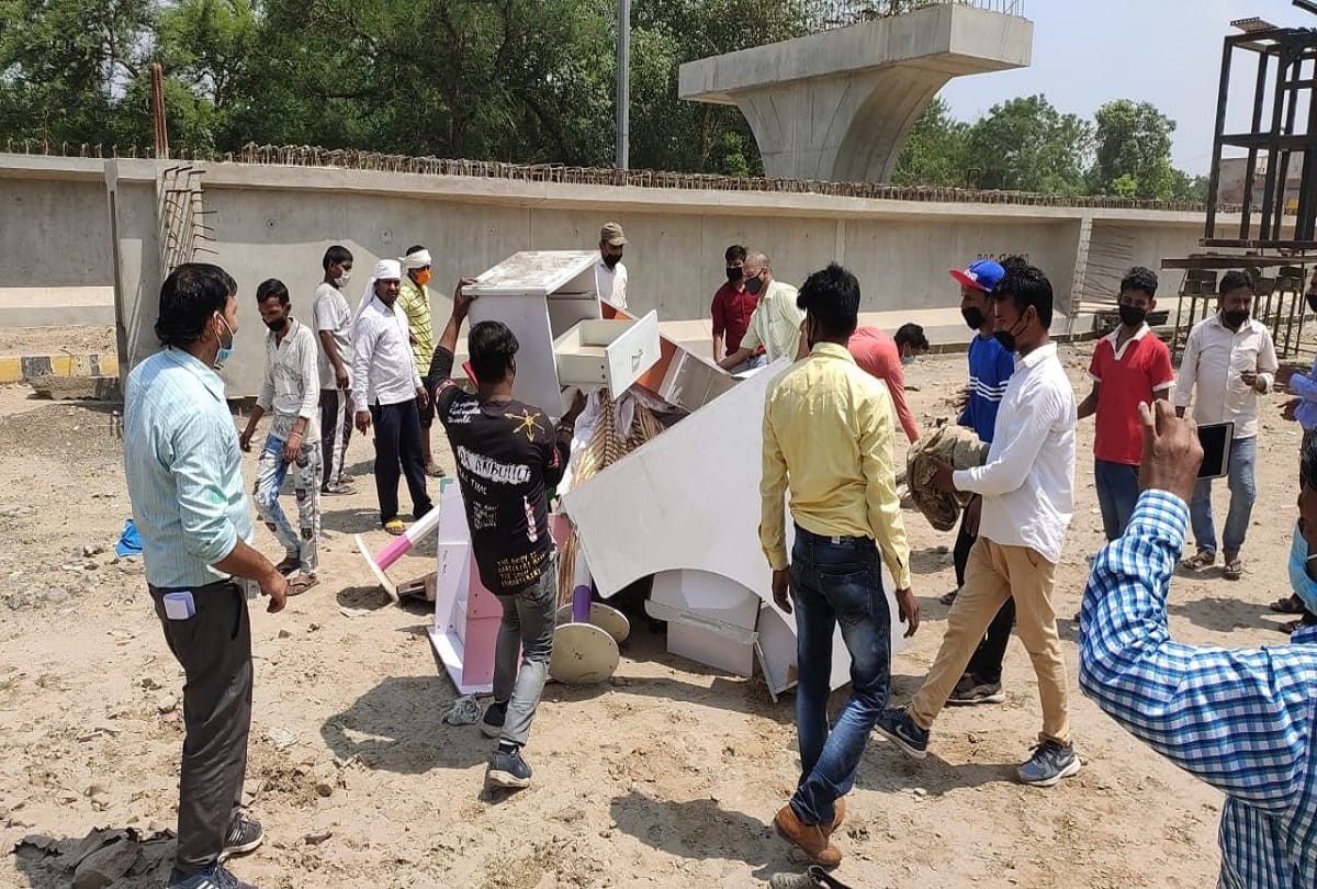 Gurugram people burn effigy and chinese products protest against chinese infiltration in galvan valley