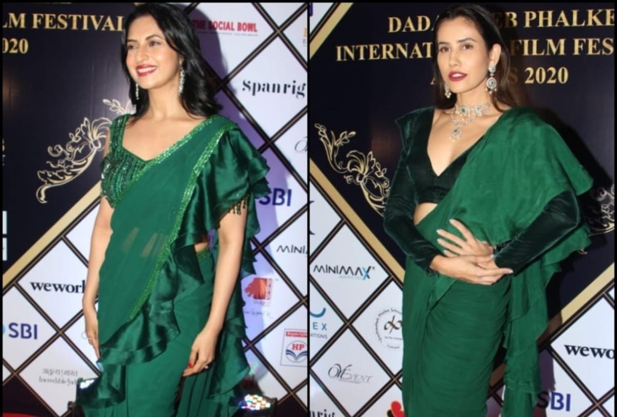 divyanka tripathi and sonali seygall worn look alike same outfit in dadasaheb phalke international awards 2020