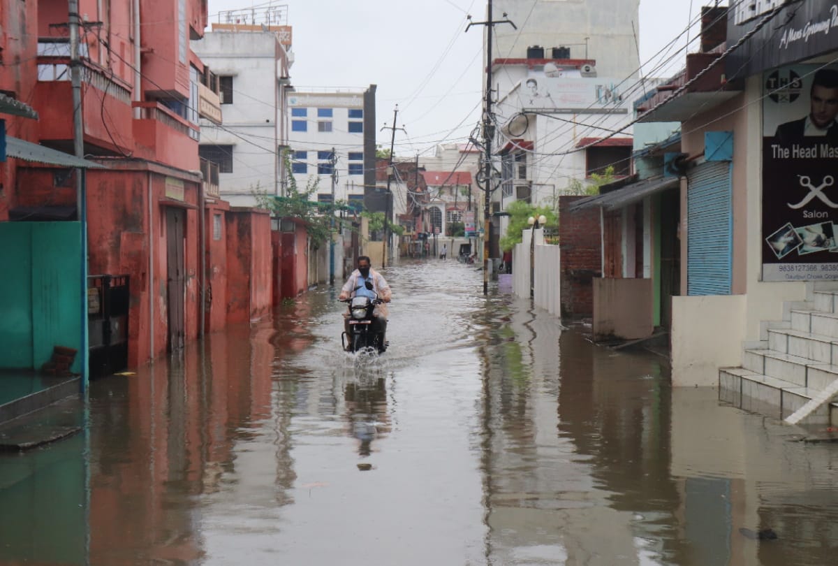 Weather Update Today in Gorakhpur UP (Uttar Pradesh) Latest News: Weather change after heavy rain due to coming Monsoon 2020