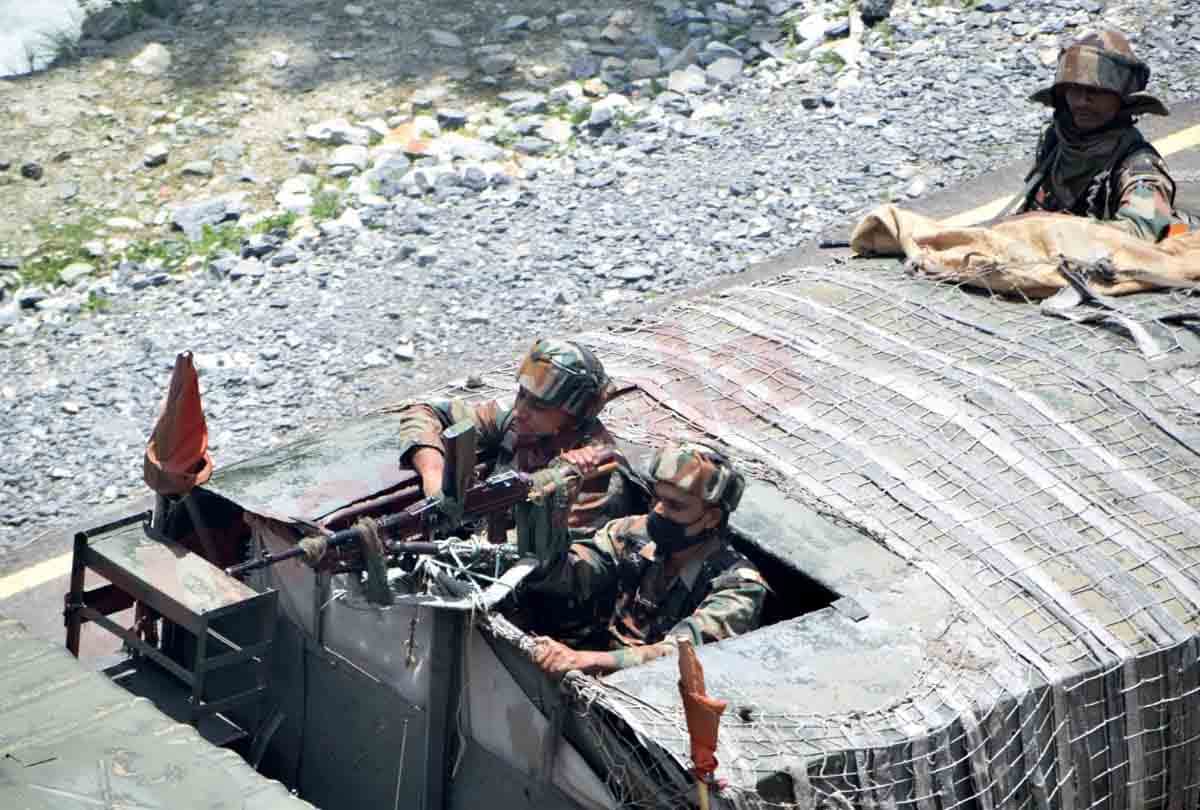 india china standoff latest news, High alert-blackout in 21 villages of Ladakh, ladakh border news