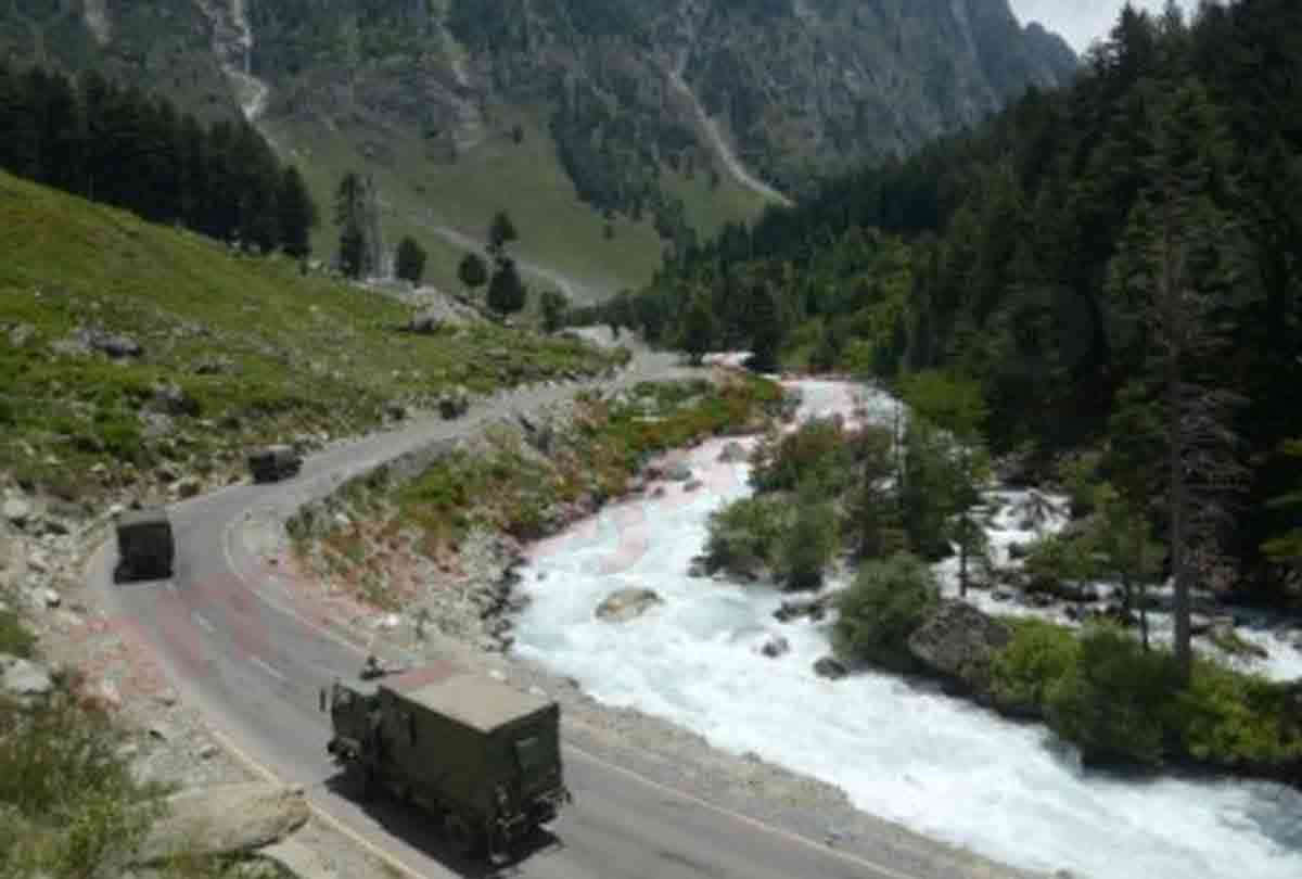 india china standoff latest news, High alert-blackout in 21 villages of Ladakh, ladakh border news