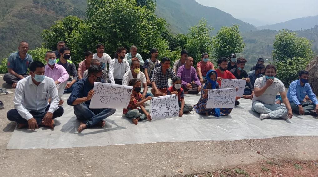 Wife and children sit on dharna in case of death in custody