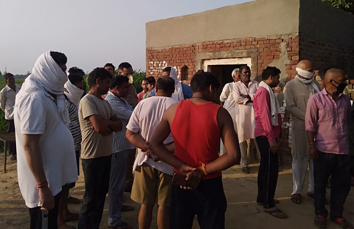 Dead body of missing youth found hanging from tree