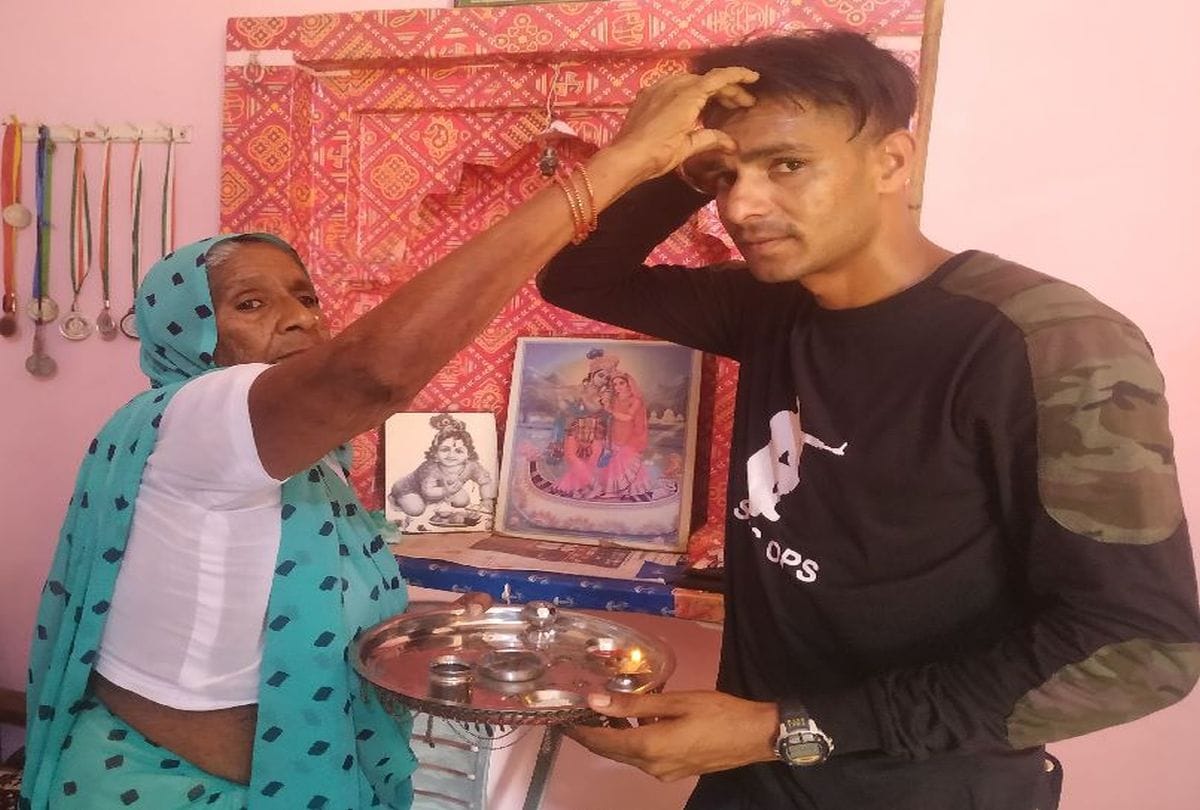 Indian Army Soldier Return Border Mother Said Take Revenge