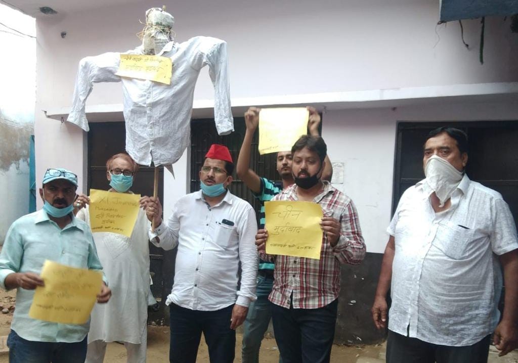Sapai demonstrating, bring ten Chinese soldiers' heads instead of one