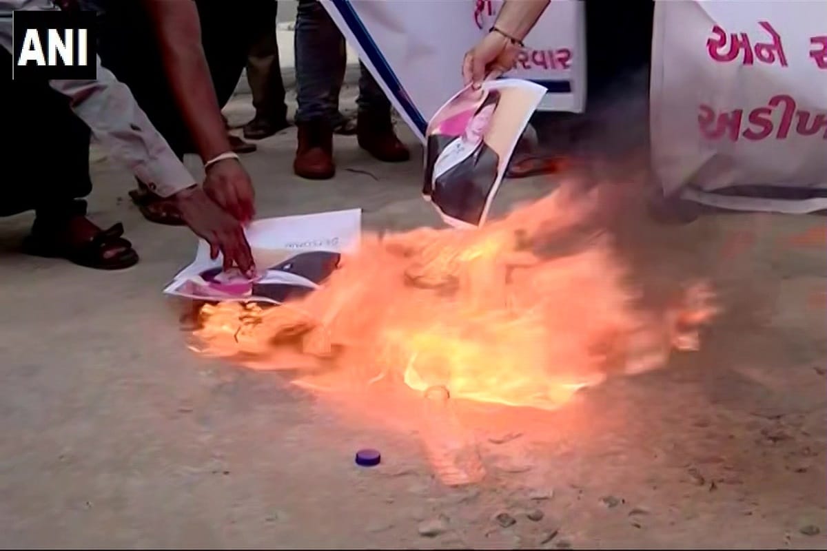 Demonstrations across India over China cowardly acts in Galwan valley, people blow effigies of xi Jinping, see photos