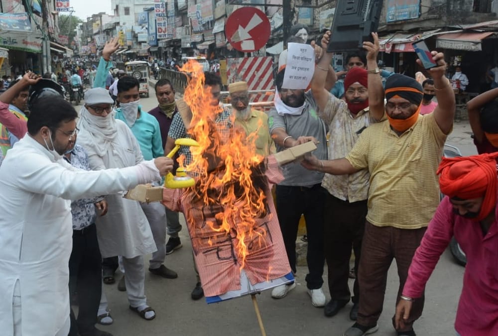 People protest against China in different districts of Uttar Pradesh.