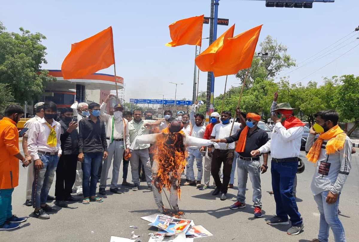 Ignorance on both sides: Hindutva in the vicious circle of politics