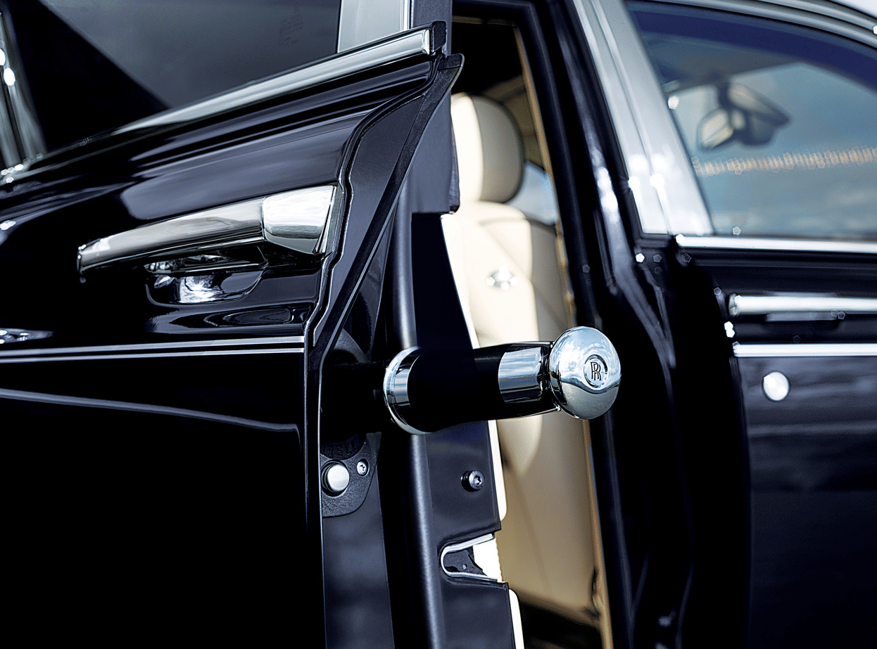 these 10 unique luxury car features you never heard ever, features of Rolls-Royce Cullinan to Bentley Bentayga