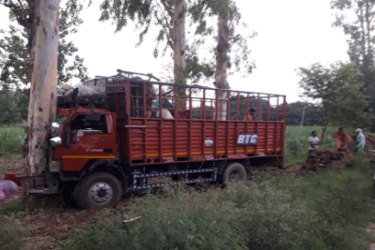 Thirteen peoples has injured including four women in truck accident at Saharanpur
