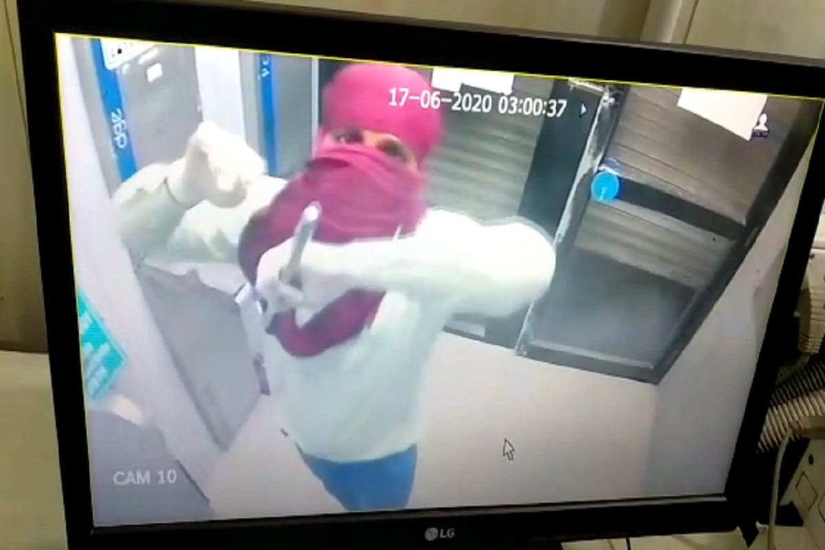 UP Crime News: 17 lakhs looted by many criminals from ATM of SBI Bank on Delhi Highway at Saharanpur