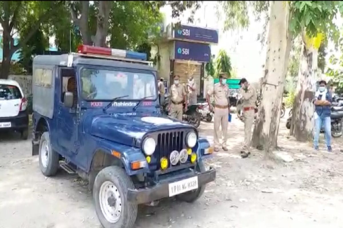 UP Crime News: 17 lakhs looted by many criminals from ATM of SBI Bank on Delhi Highway at Saharanpur