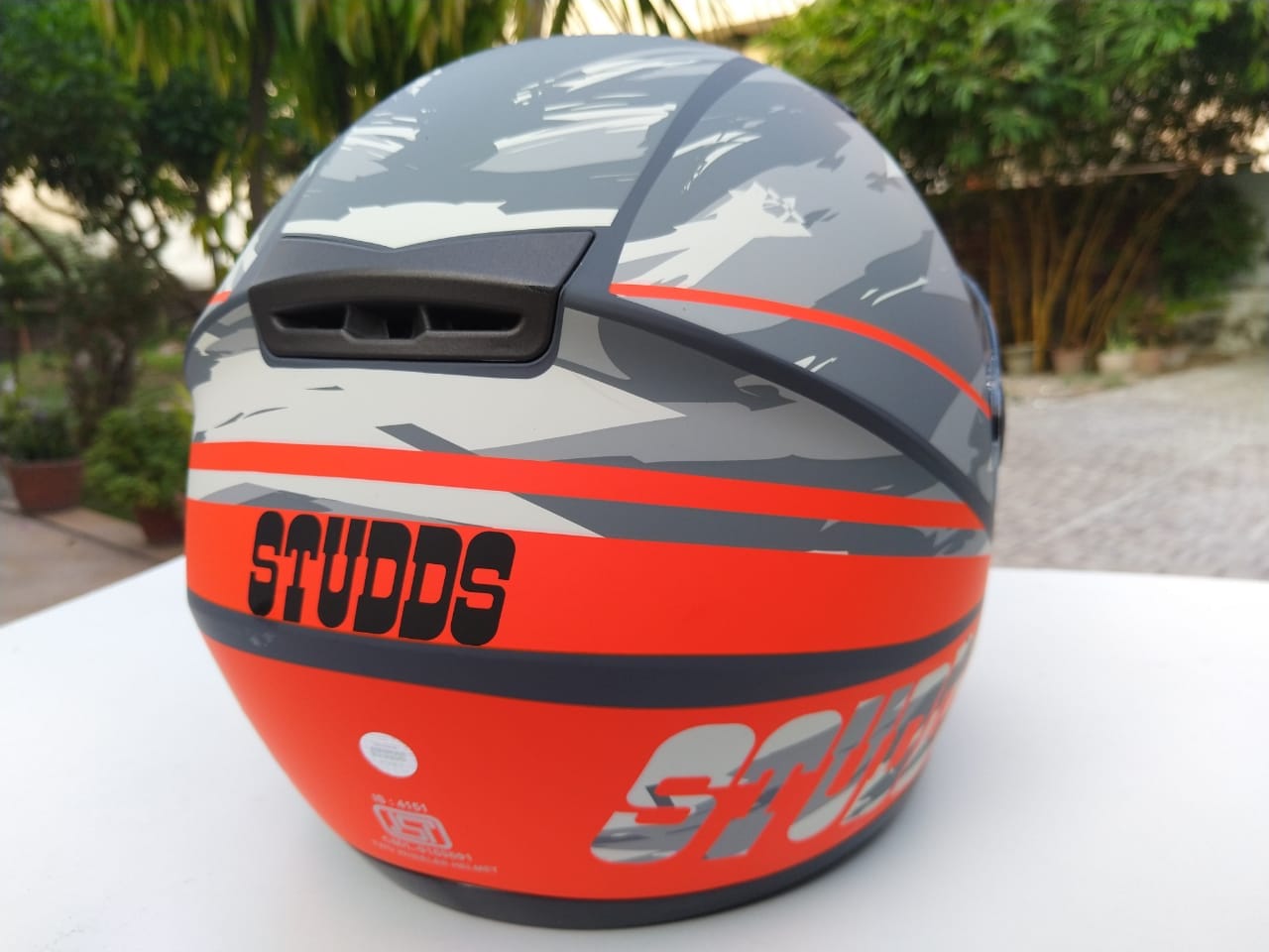Studds Shifter D3 Decor: From Features to Price Read the complete review.
