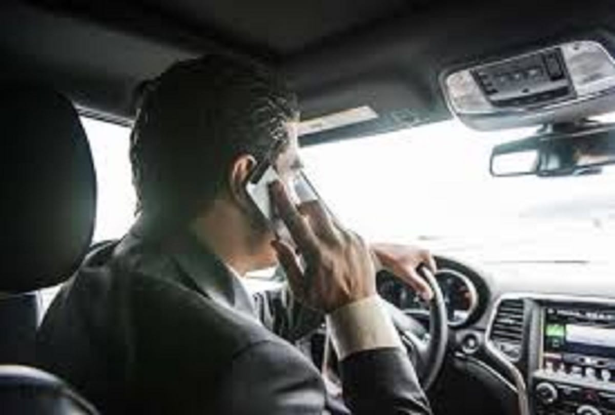 yogi cabinet decision up to 10 thousand rupees fine for Talking on phone while driving