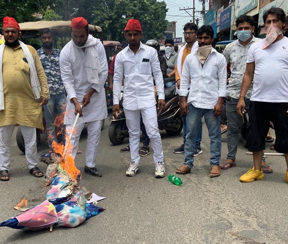 SP workers burnt effigy of China