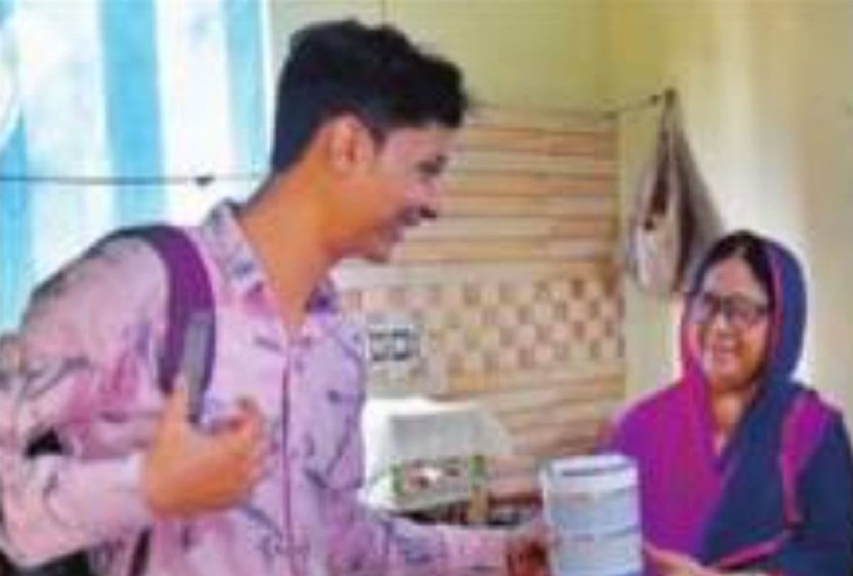 Students taking corpses of corona patients for mother's medicine 
