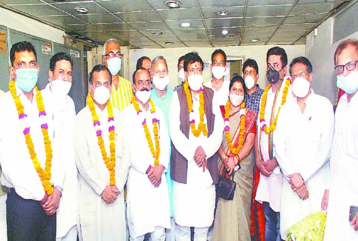 Unopposed election of mayor-deputy mayor fixed