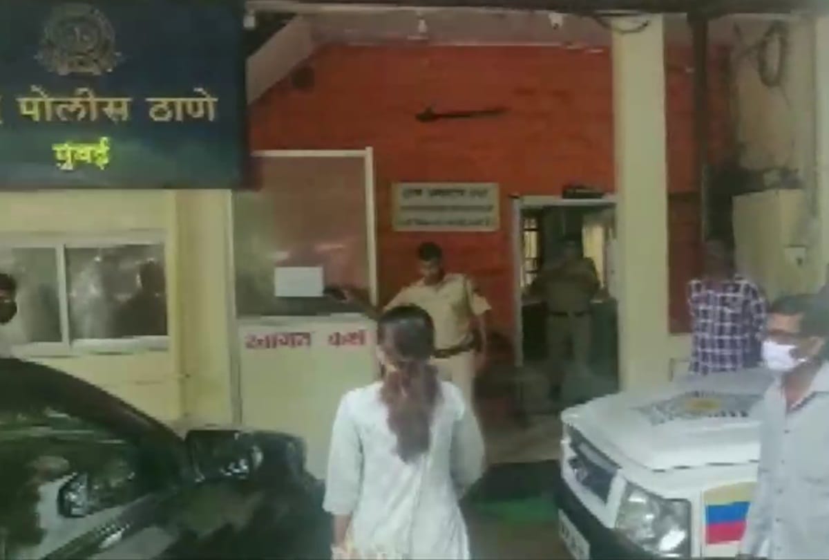 Sushant Singh Rajput friend Rhea Chakraborty is present at Bandra Police Station for interrogation