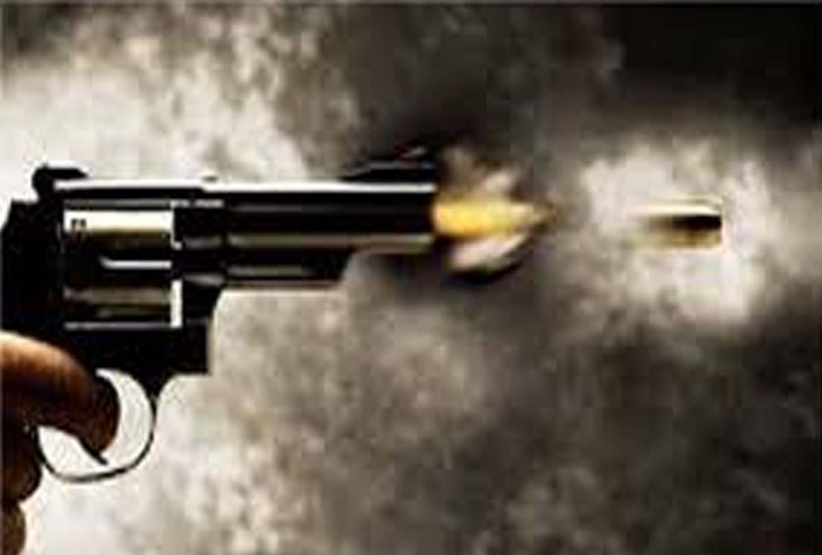 Firing multiple rounds in two groups for supremacy in unnao